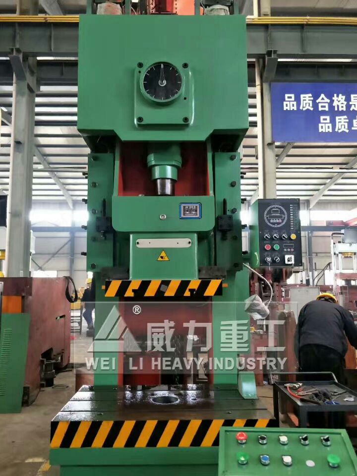 200噸氣動沖床的加工細(xì)節(jié)