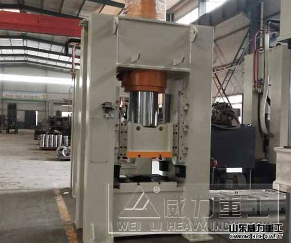 200噸沖床閉式框架式液壓沖床